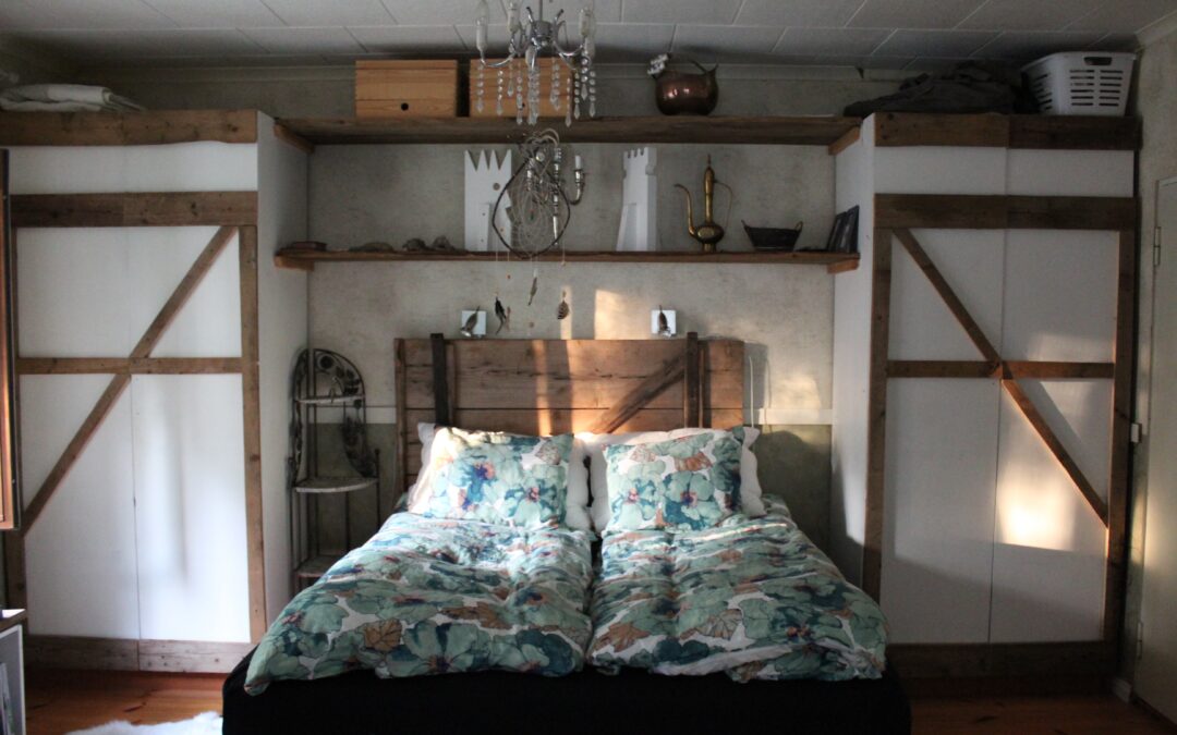 Nowoczesna sypialnia i pościel w kwiaty, czy to dobry wybór?